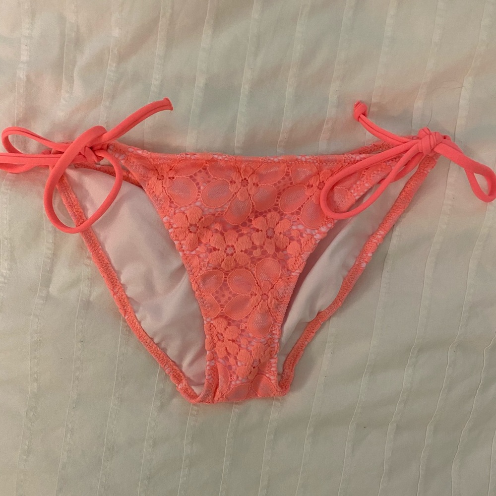 NEW VICTORIAS SECRET BOTTOMS CHEEKY